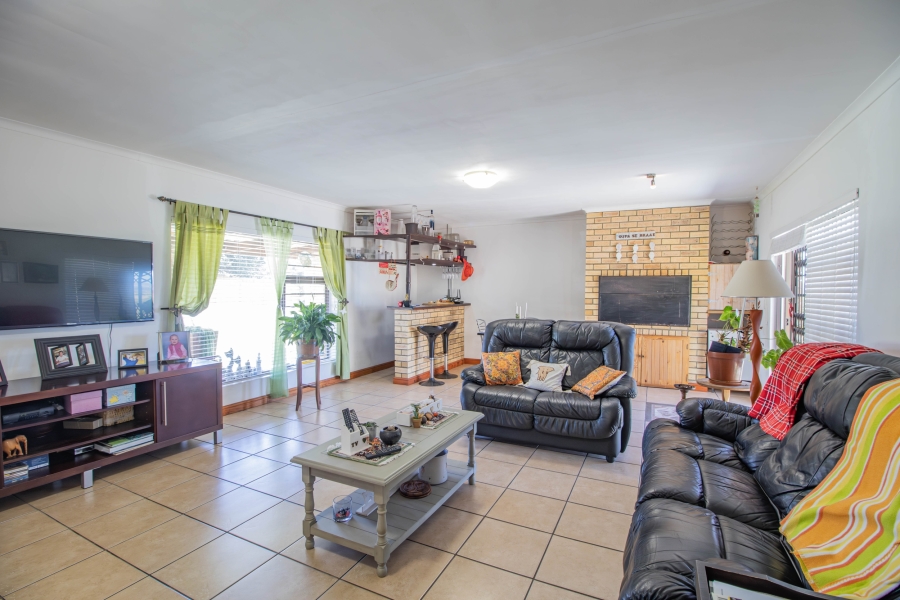 4 Bedroom Property for Sale in Yzerfontein Western Cape